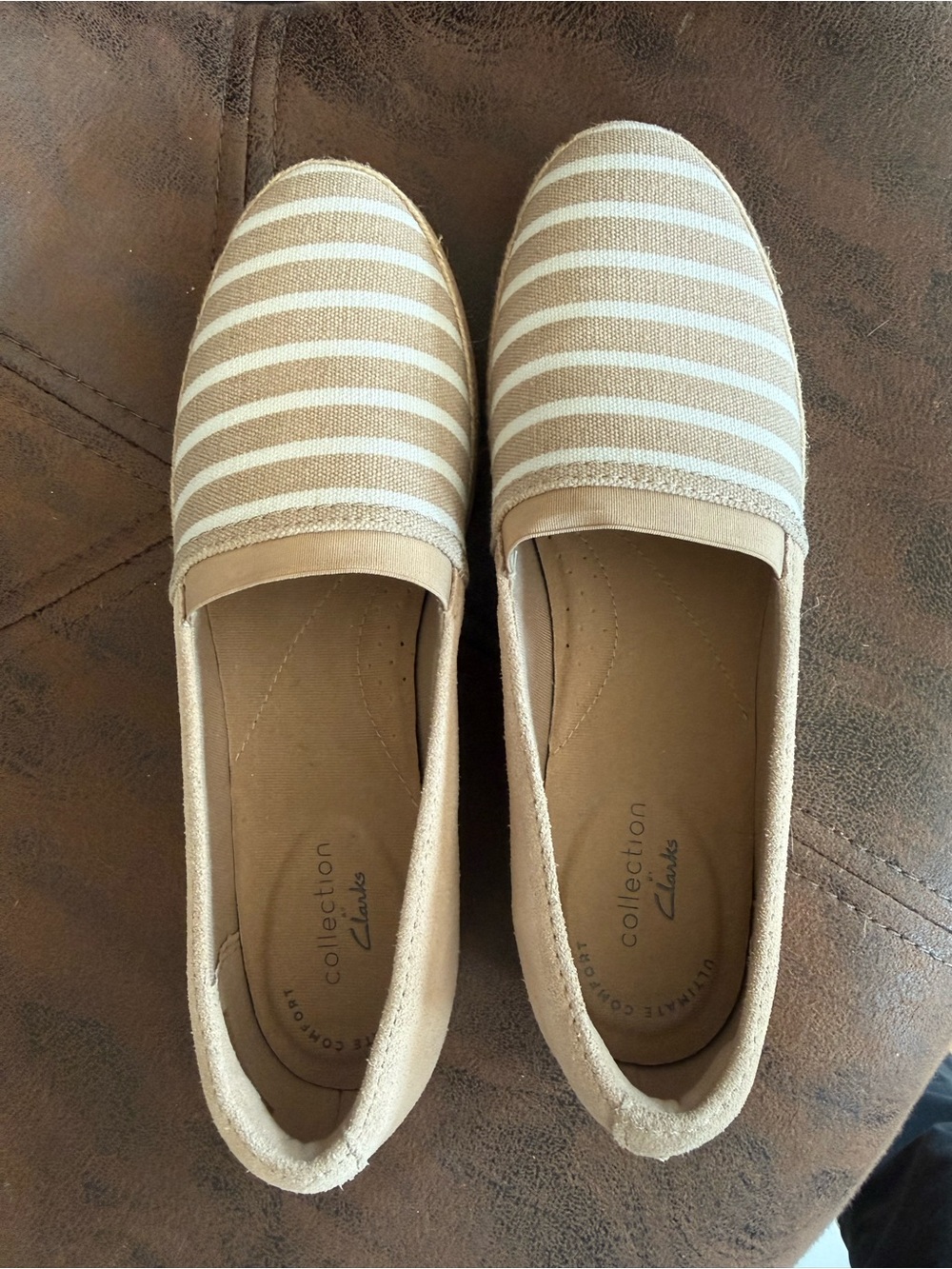 Clarks Women's Tan and White Striped Slip-On Flats size 6 New!
